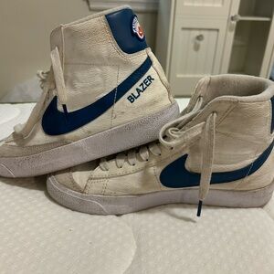 Nike Blazer High-Tops in Off-White and Navy